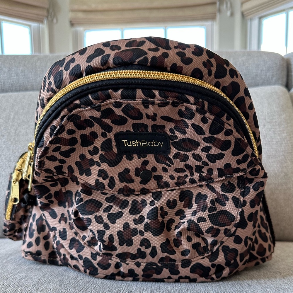 TushBaby Hip Baby/Toddler Carrier (Leopard; Like New Condition)